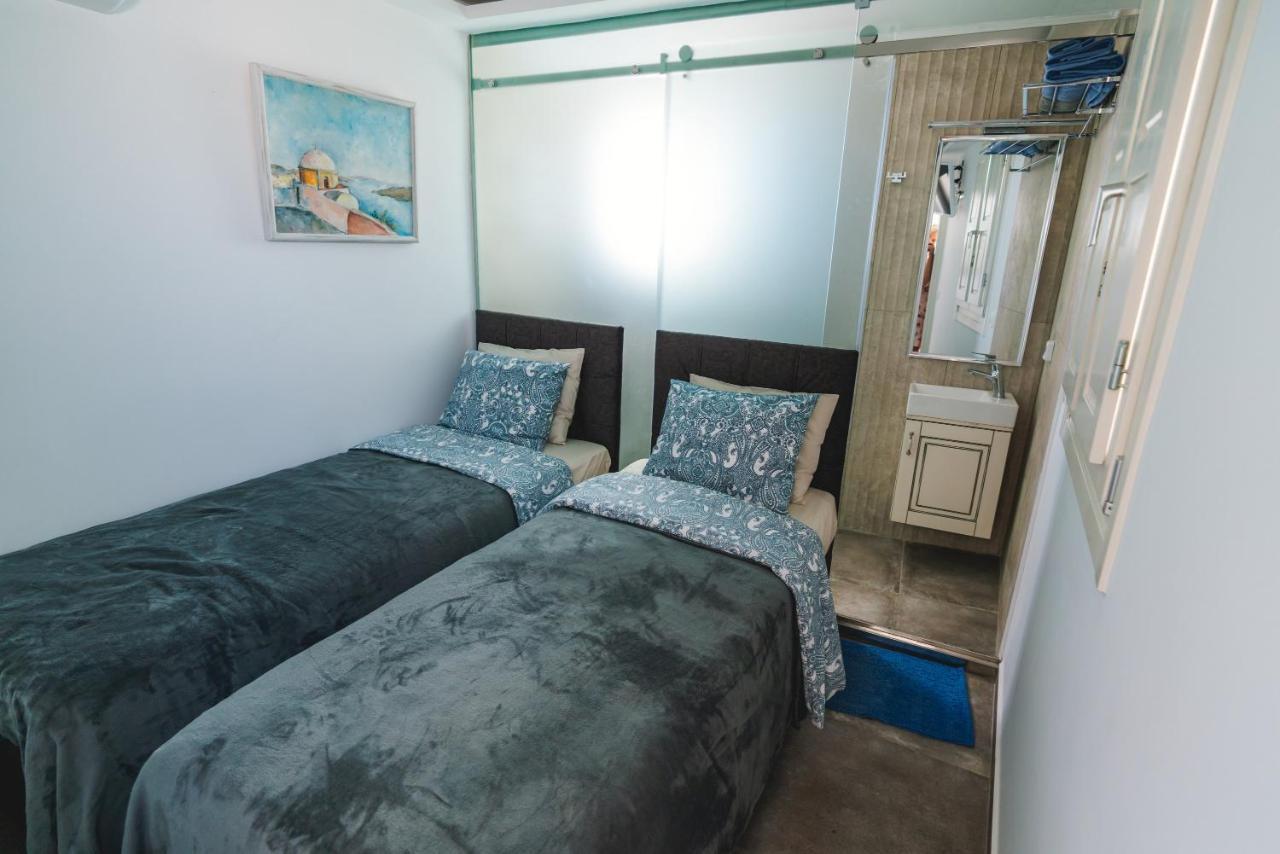 Appartement Lux House With Outdoor Jacuzzi And Sea View In Santorini à Emporio  Extérieur photo